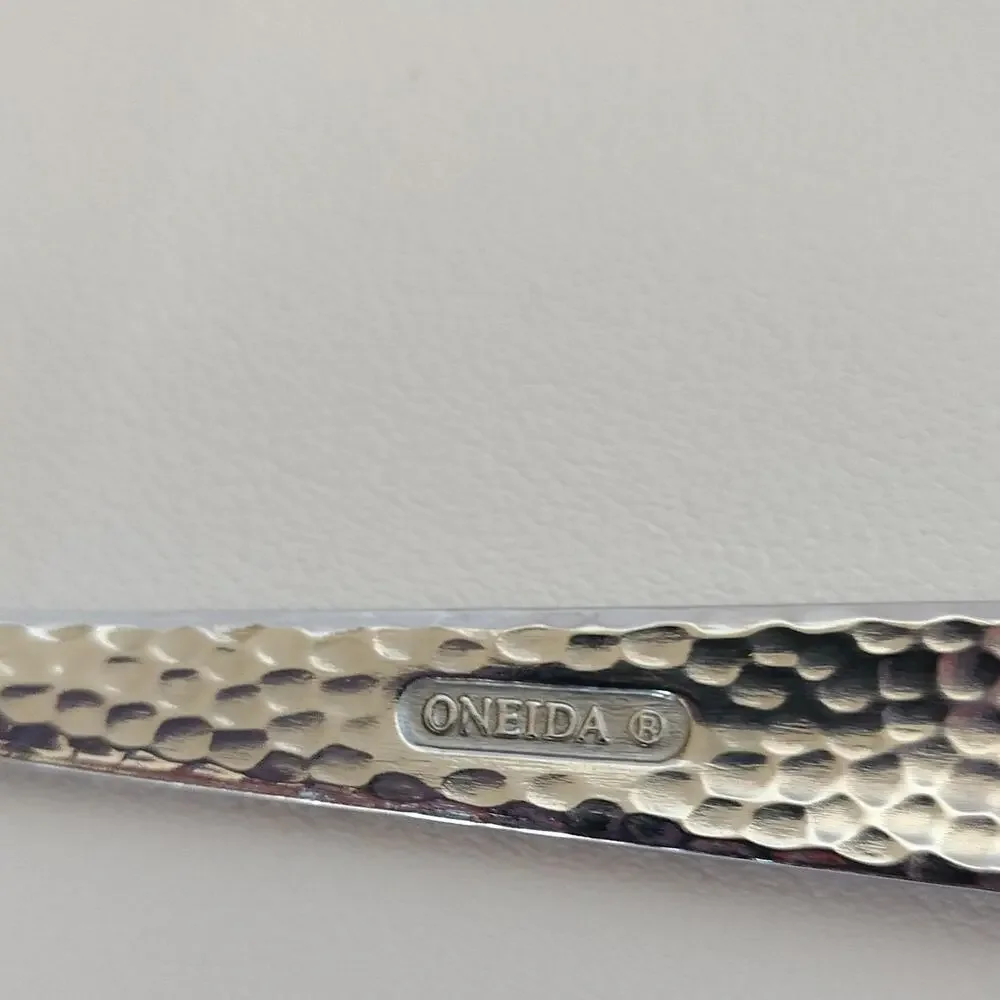 Oneida Etta Flatware Set Stainless Steel Silver 8 Spoons 10 Forks 4 Knives